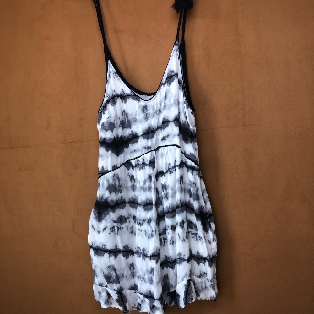 Black&white tyedyed romper w/tassel ties